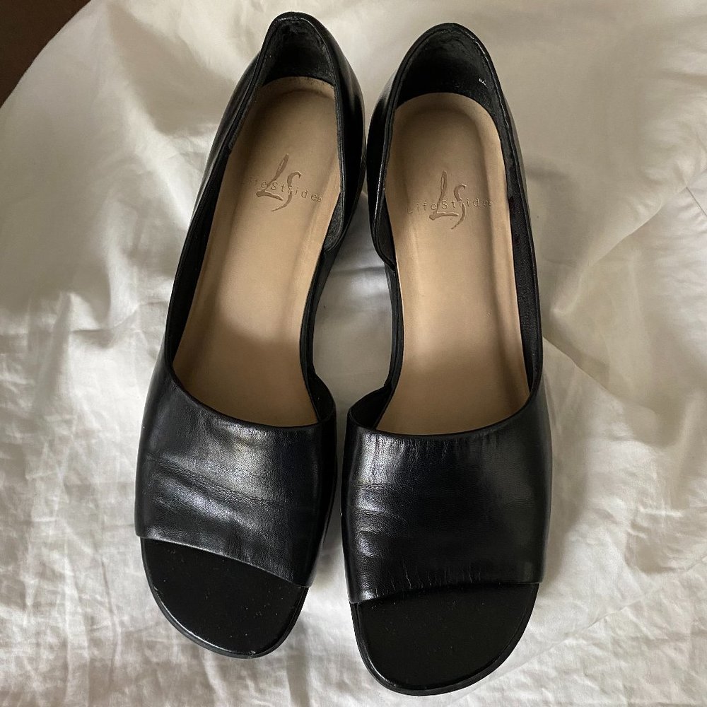 Life Stride Black Flats